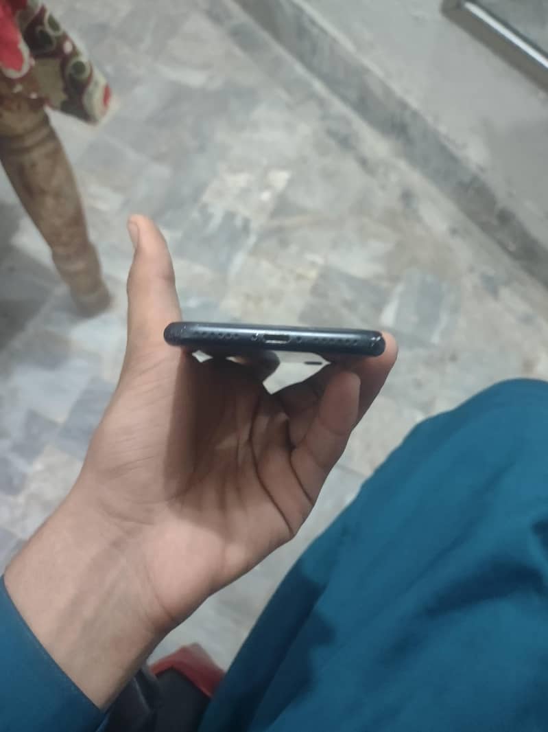 Apple iPhone 7 2