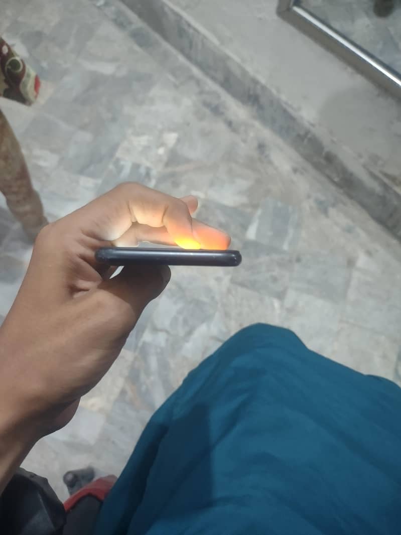 Apple iPhone 7 3