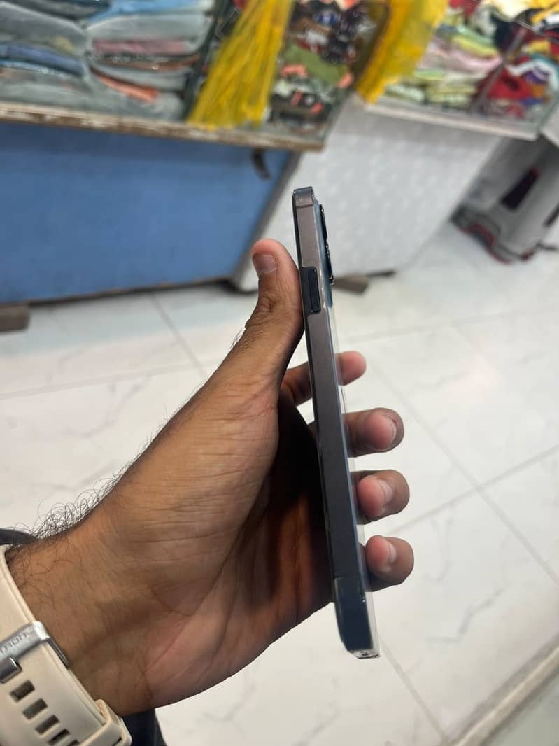 Apple iPhone 12 Pro Max 3