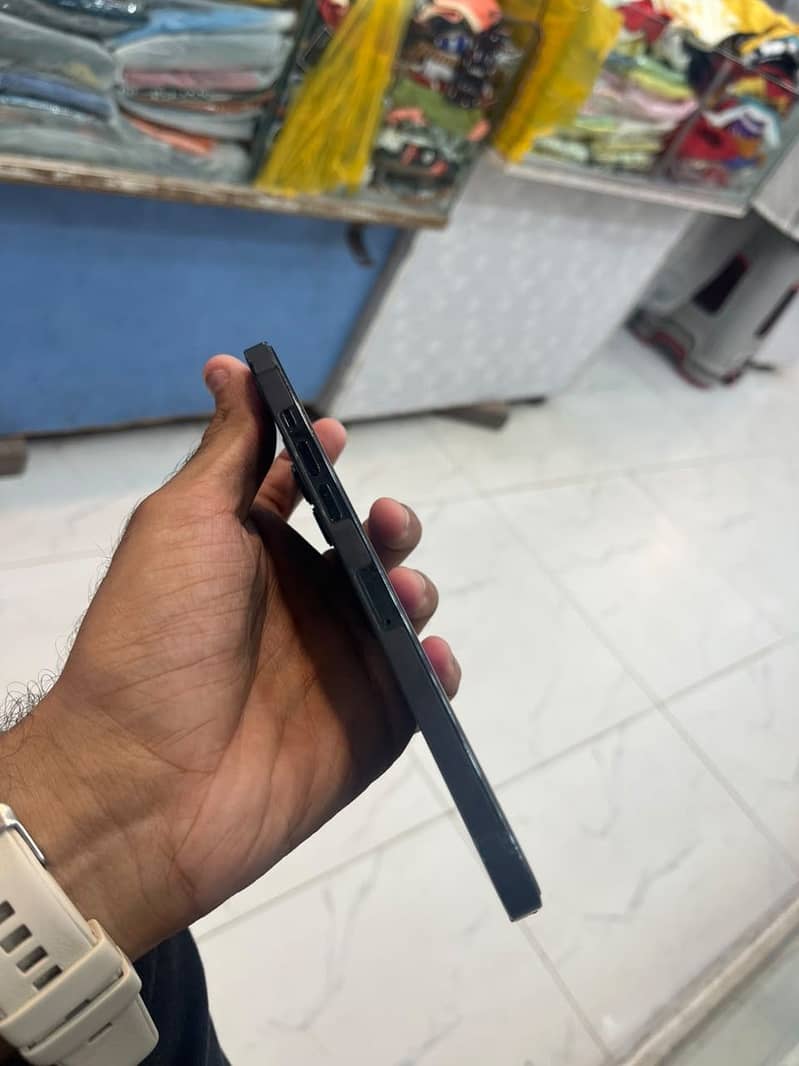 Apple iPhone 12 Pro Max 4