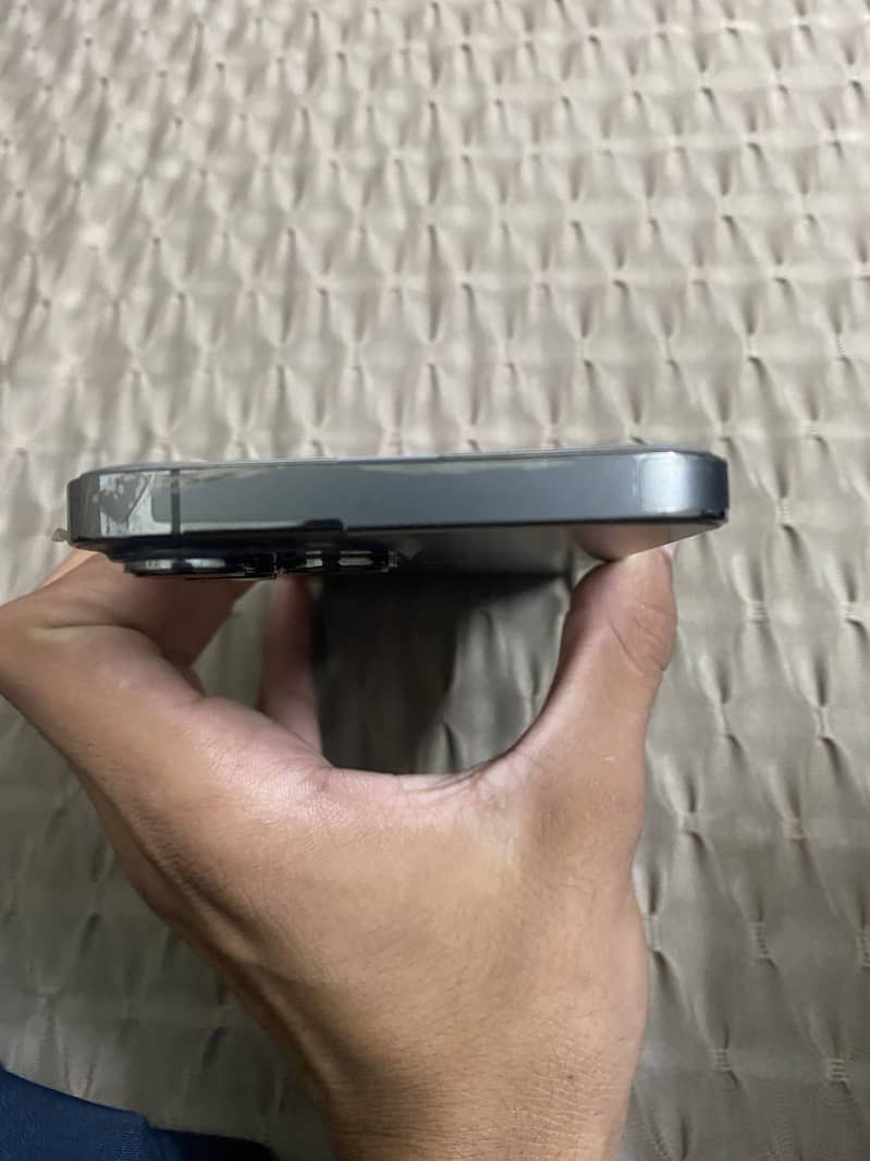 Apple iPhone 13 Pro Max 4