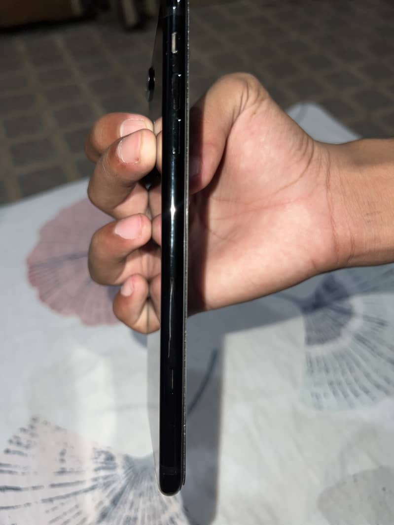 Apple iPhone 7 Plus 1