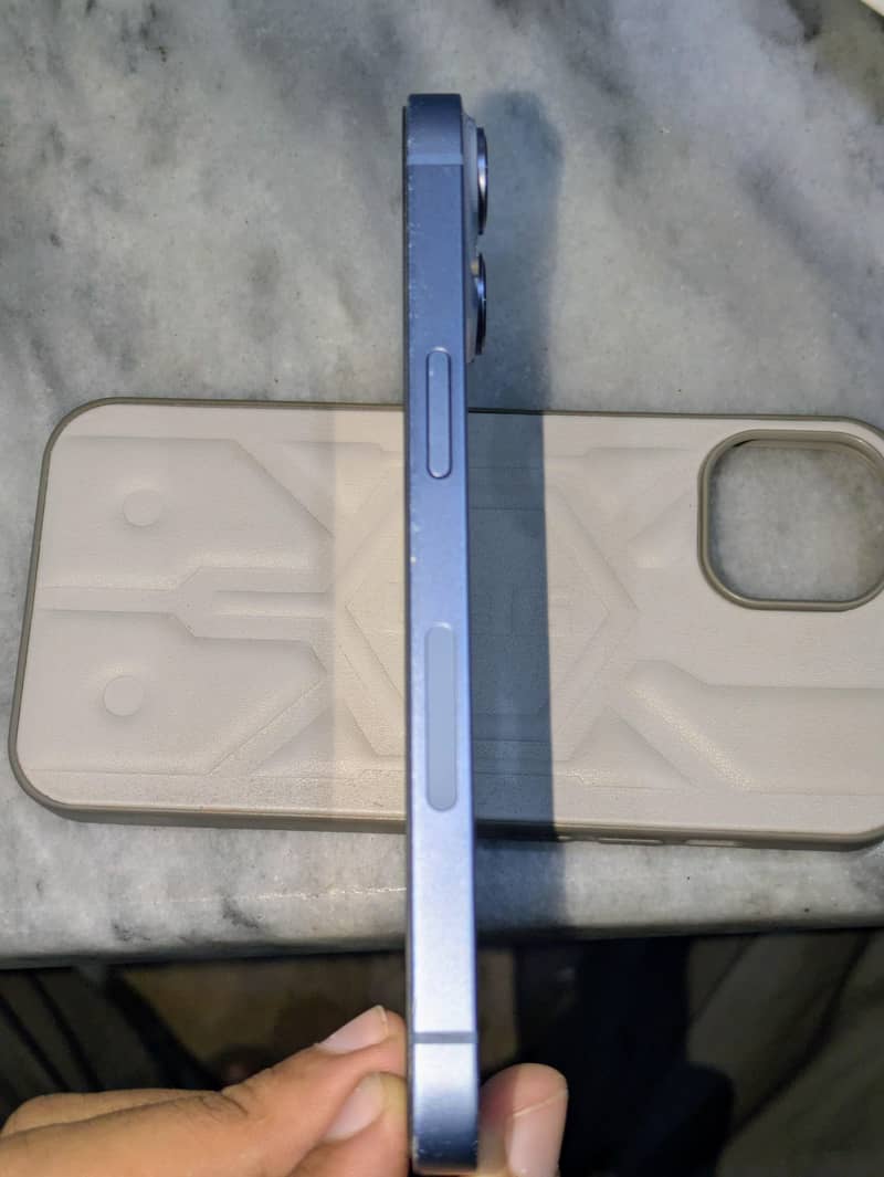 Apple iPhone 14 4