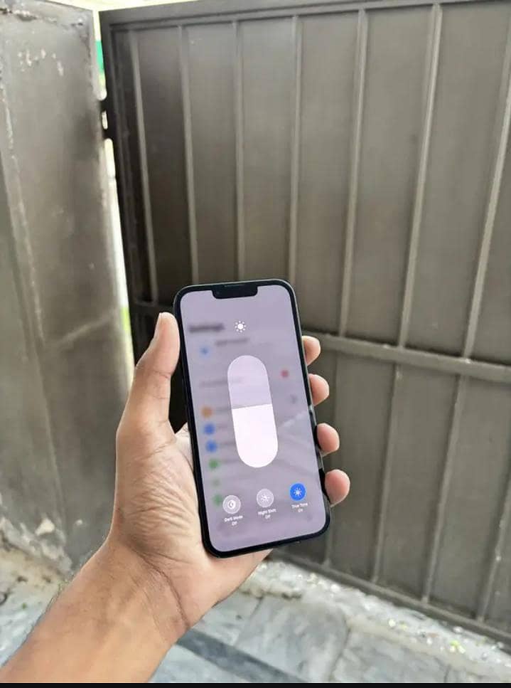 Apple iPhone 13 3