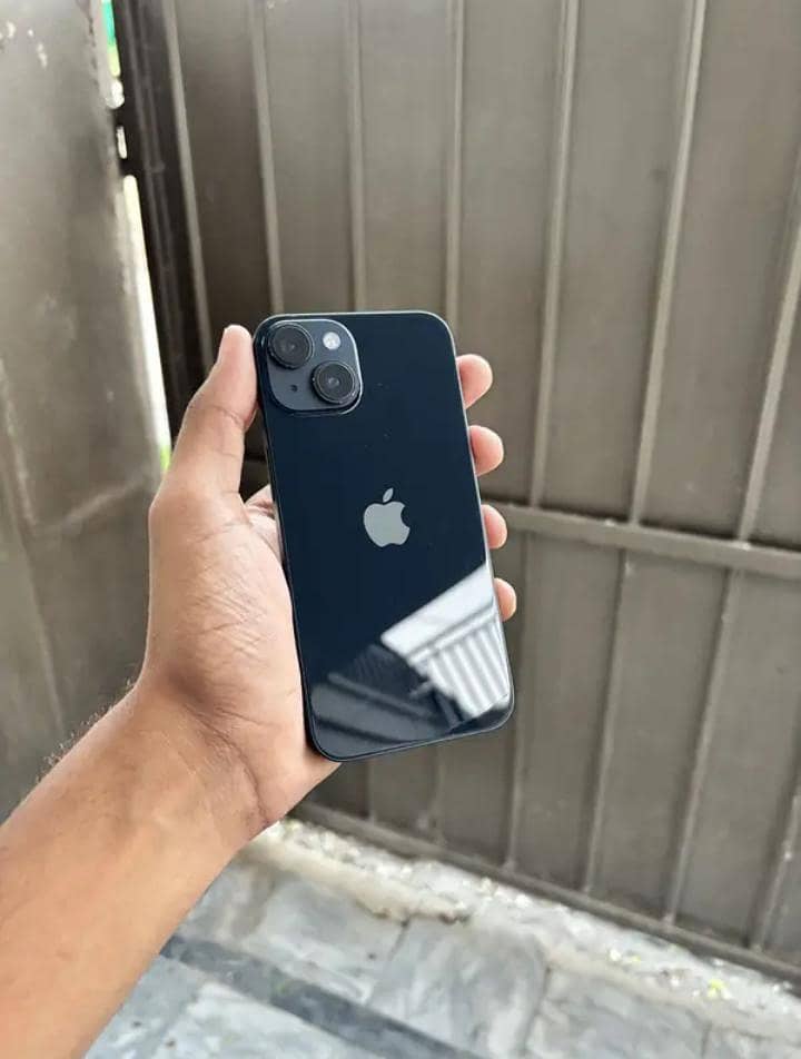 Apple iPhone 13 4