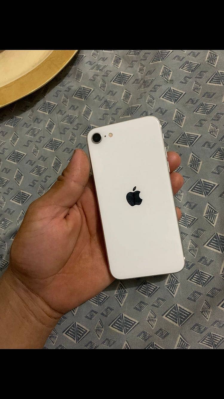 Apple iPhone SE 3