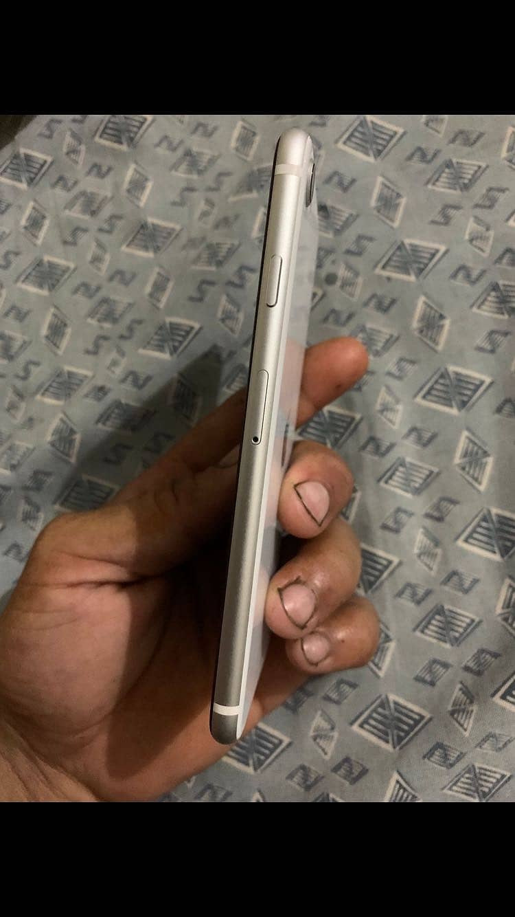 Apple iPhone SE 4
