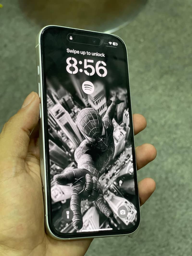 Apple iPhone 16 1