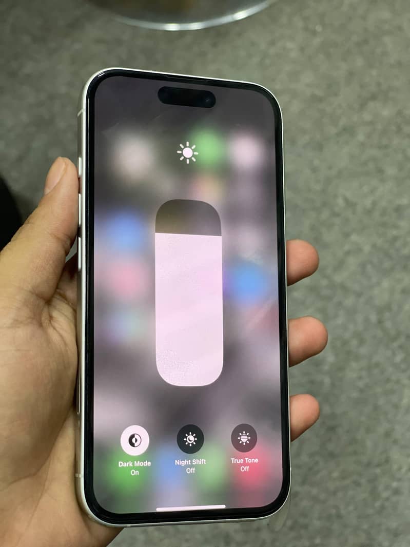 Apple iPhone 16 2