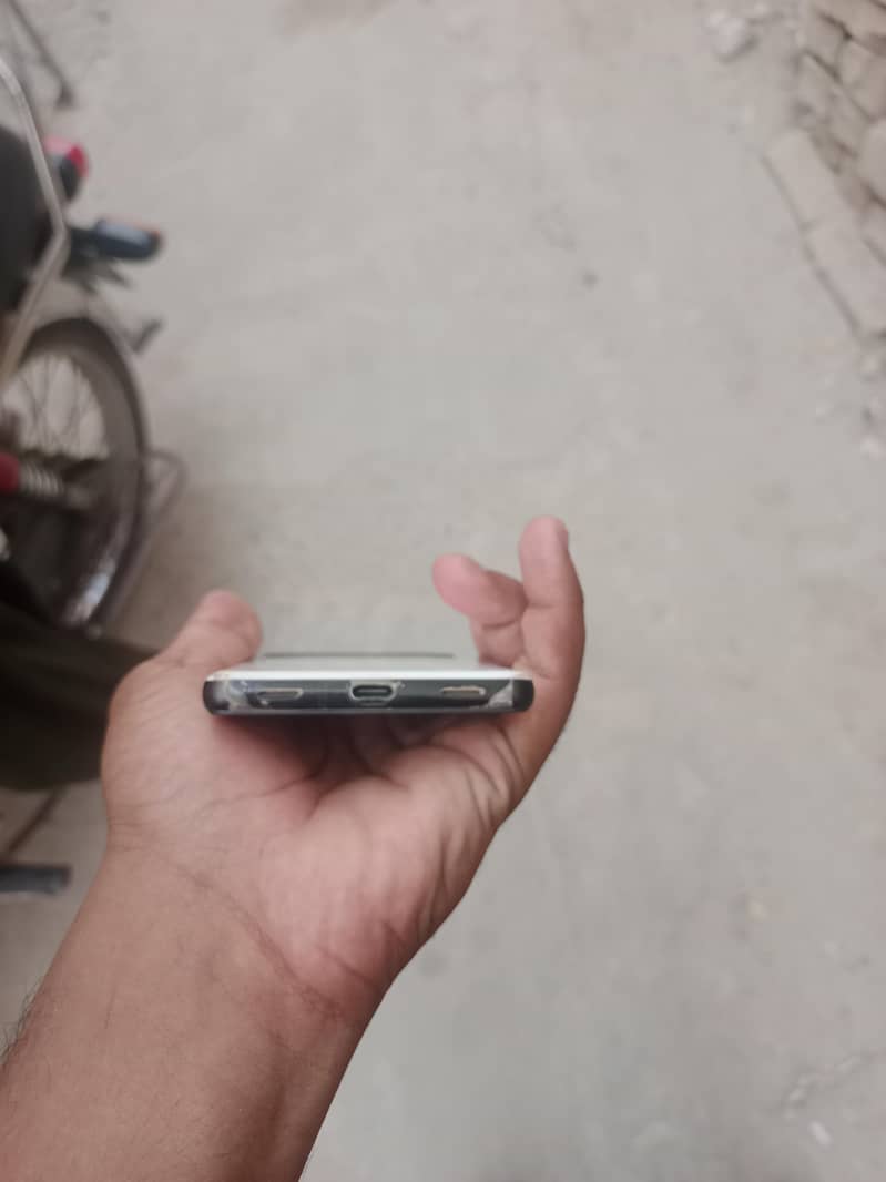 Google Pixel 6a 4
