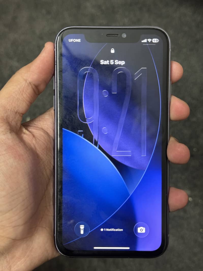 Apple iPhone 11 4