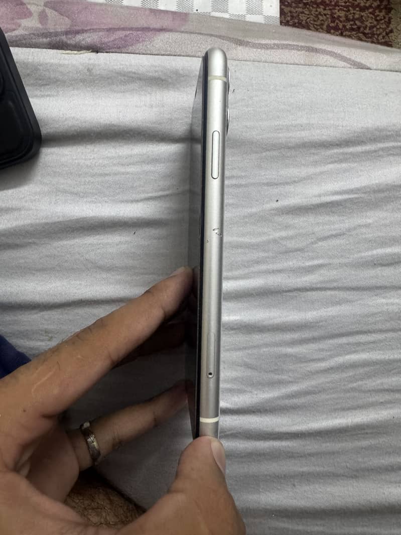 Apple iPhone 11 0