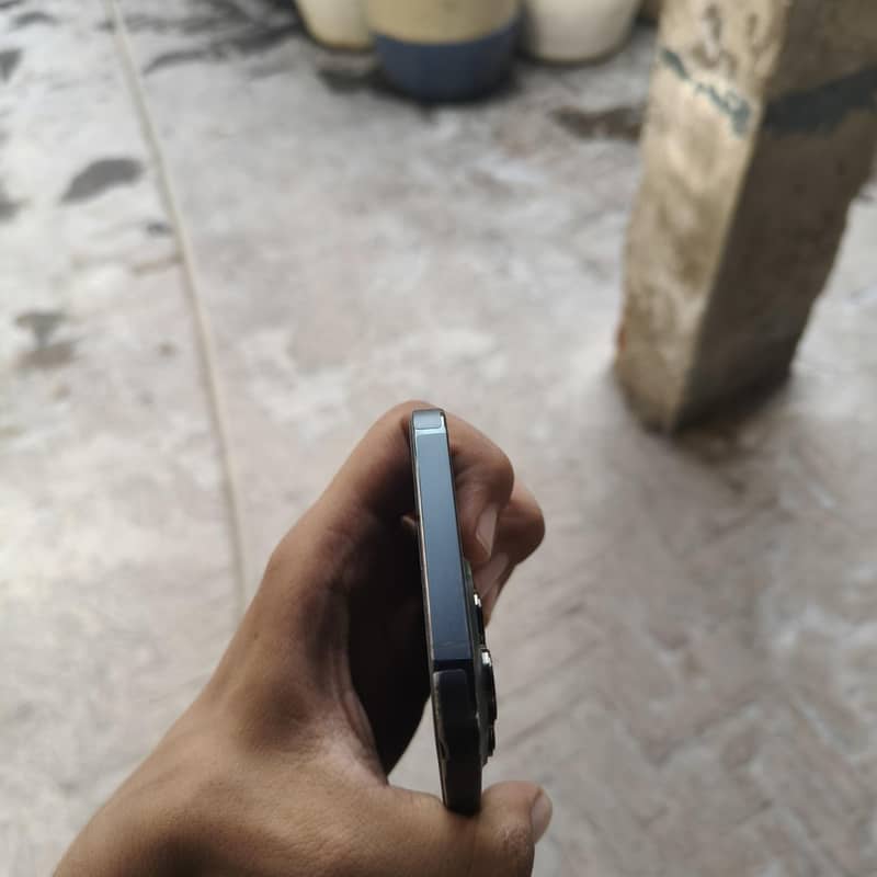 Apple iPhone 13 Pro Max 5