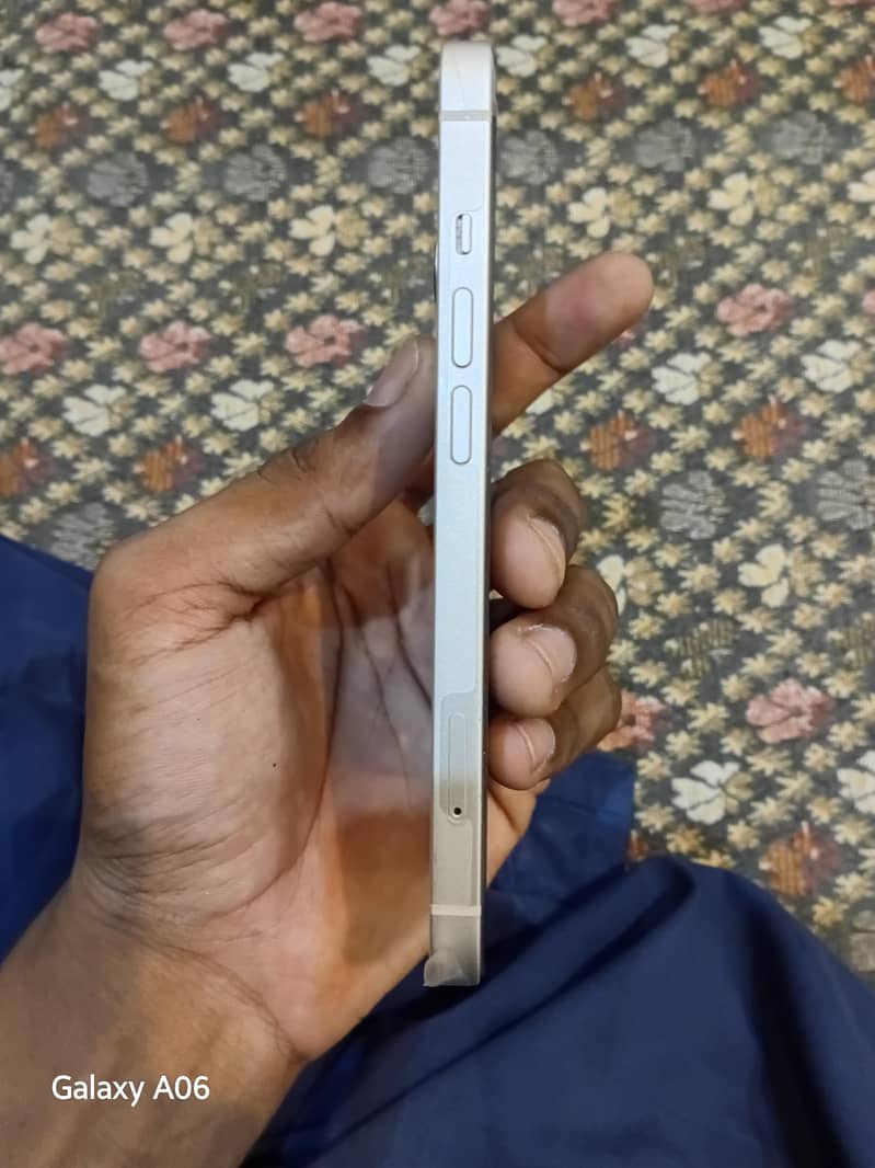 Apple iPhone 13 3