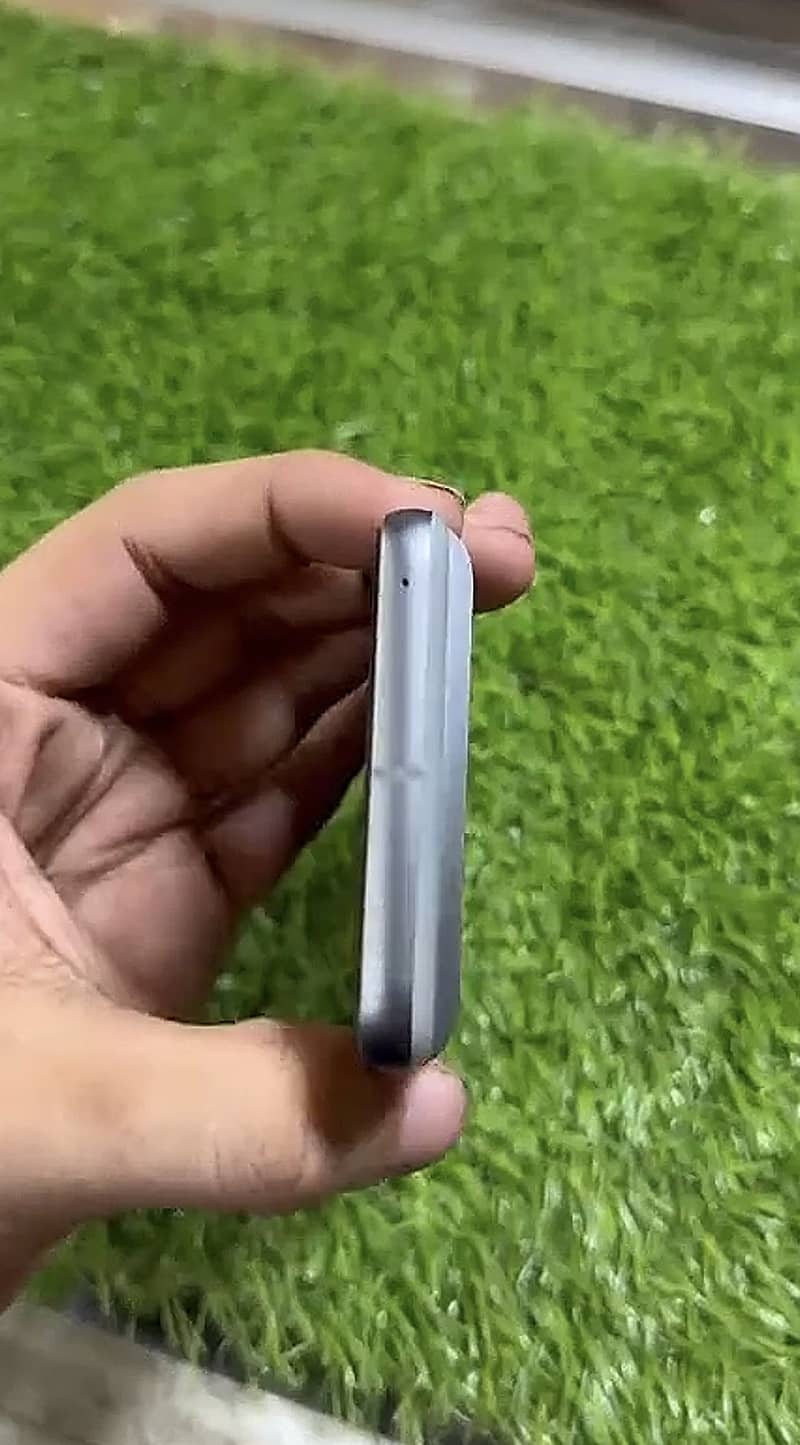 Google Pixel 8 2