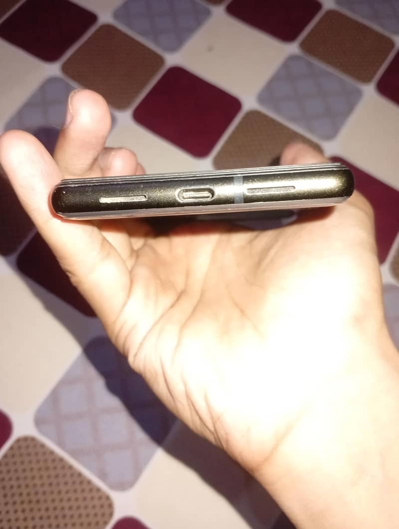Google Pixel 6 4