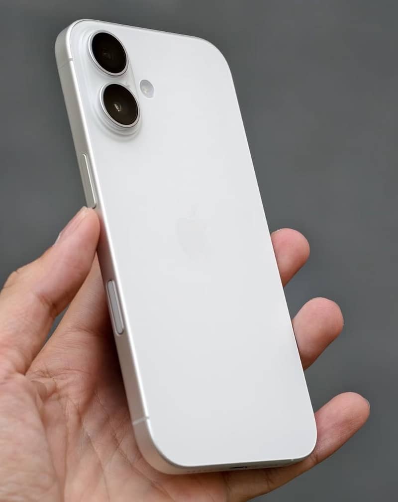 Apple iPhone 16 1