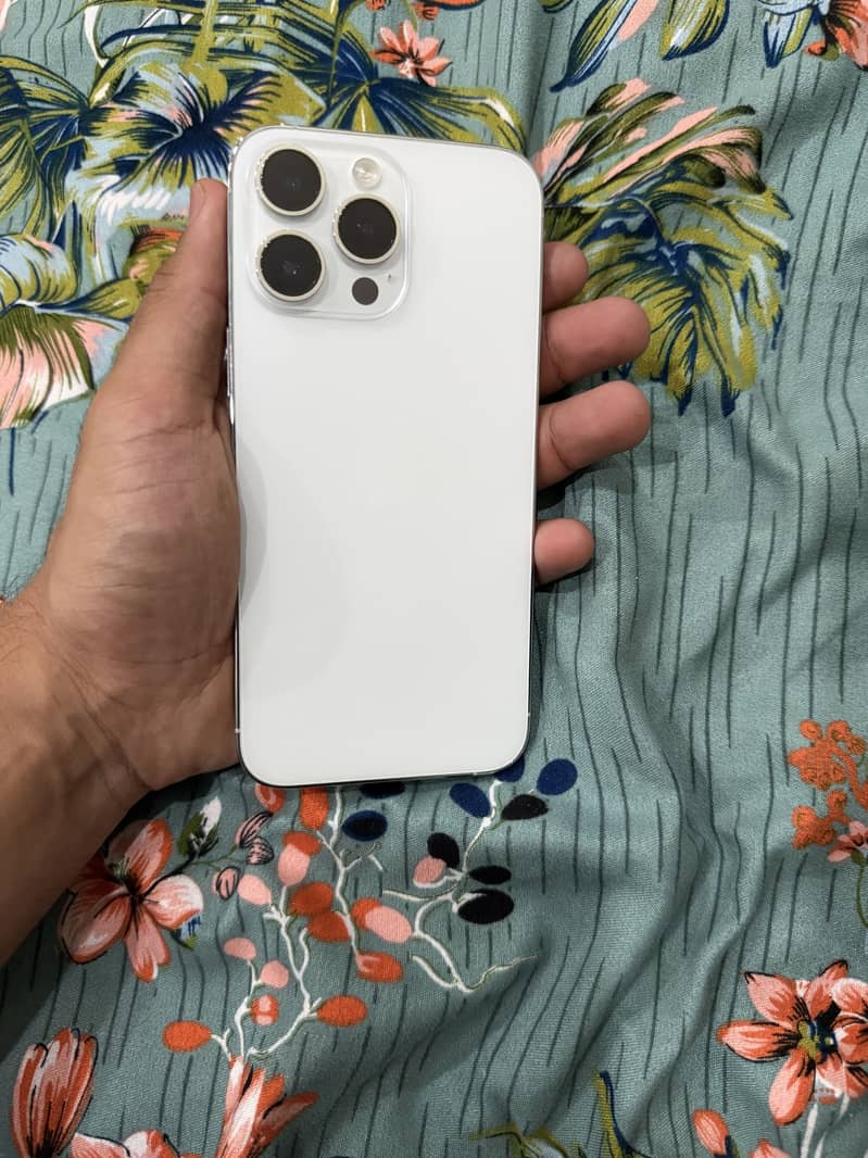 Apple iPhone 14 Pro Max 0