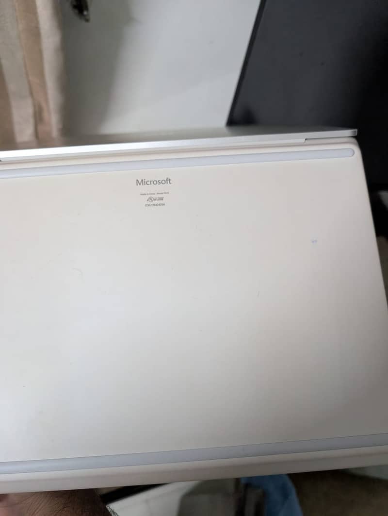 microsoft surface laptop 2