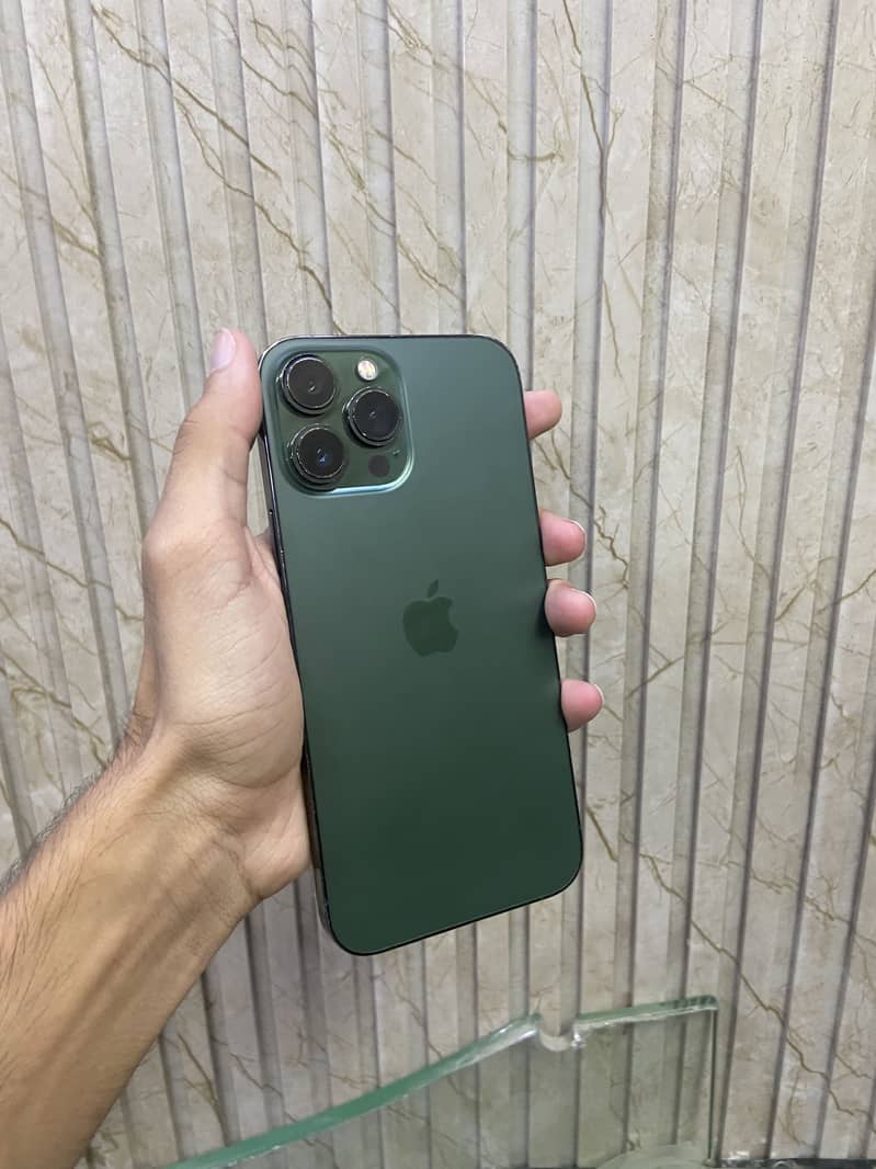 Apple iPhone 13 Pro Max 1