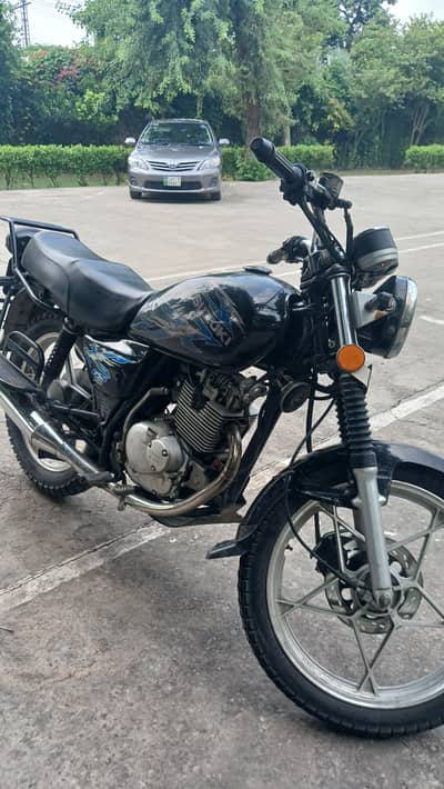 Suzuki GS 150 Black for Sale – Good Condition, Disc Brake & Alloy Rims