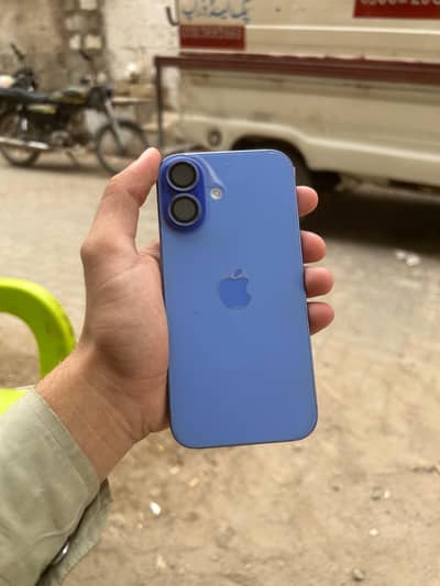 Apple iPhone 16