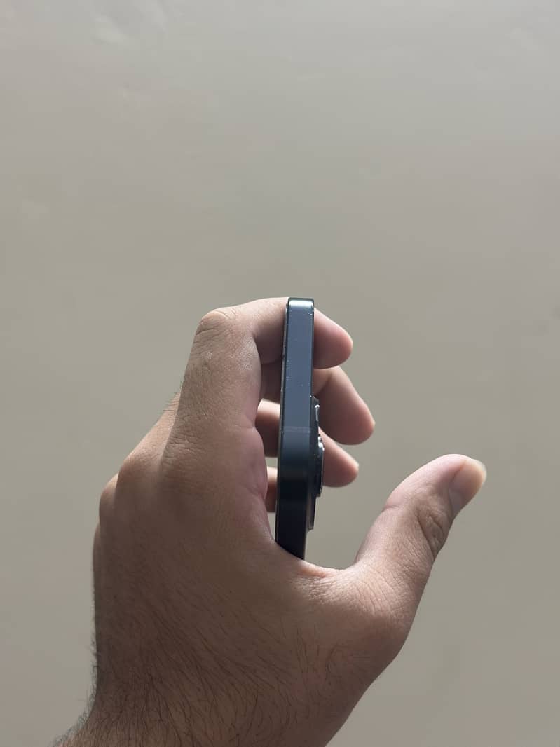 Apple iPhone 14 2