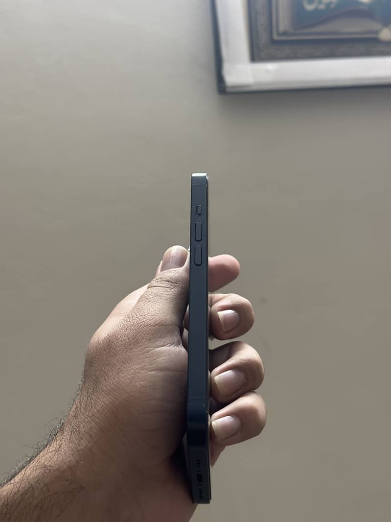 Apple iPhone 14 4