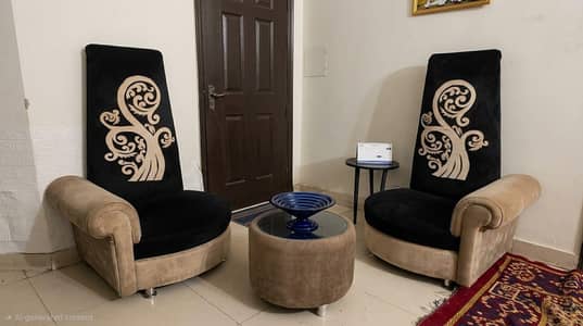High back chairs set with table and Setty for sale