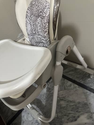 Eating chair