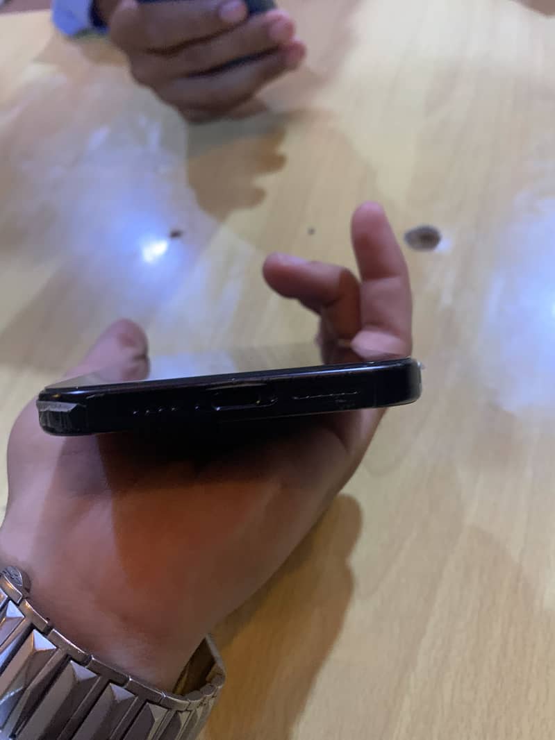 Apple iPhone 15 Pro Max 1