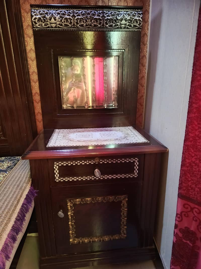 FULL SIZE BED, SIDE TABLE, DRESSING 1
