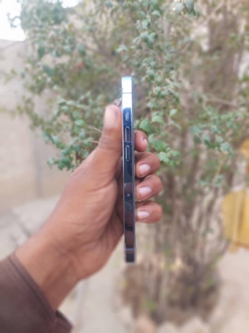 Apple iPhone 13 Pro 3
