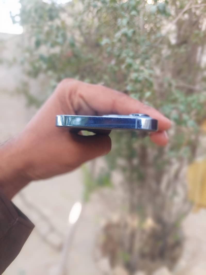 Apple iPhone 13 Pro 4