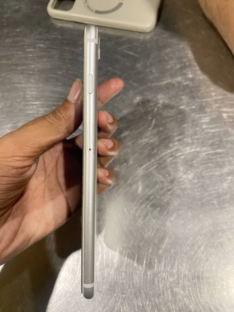 Apple iPhone 7 Plus 1