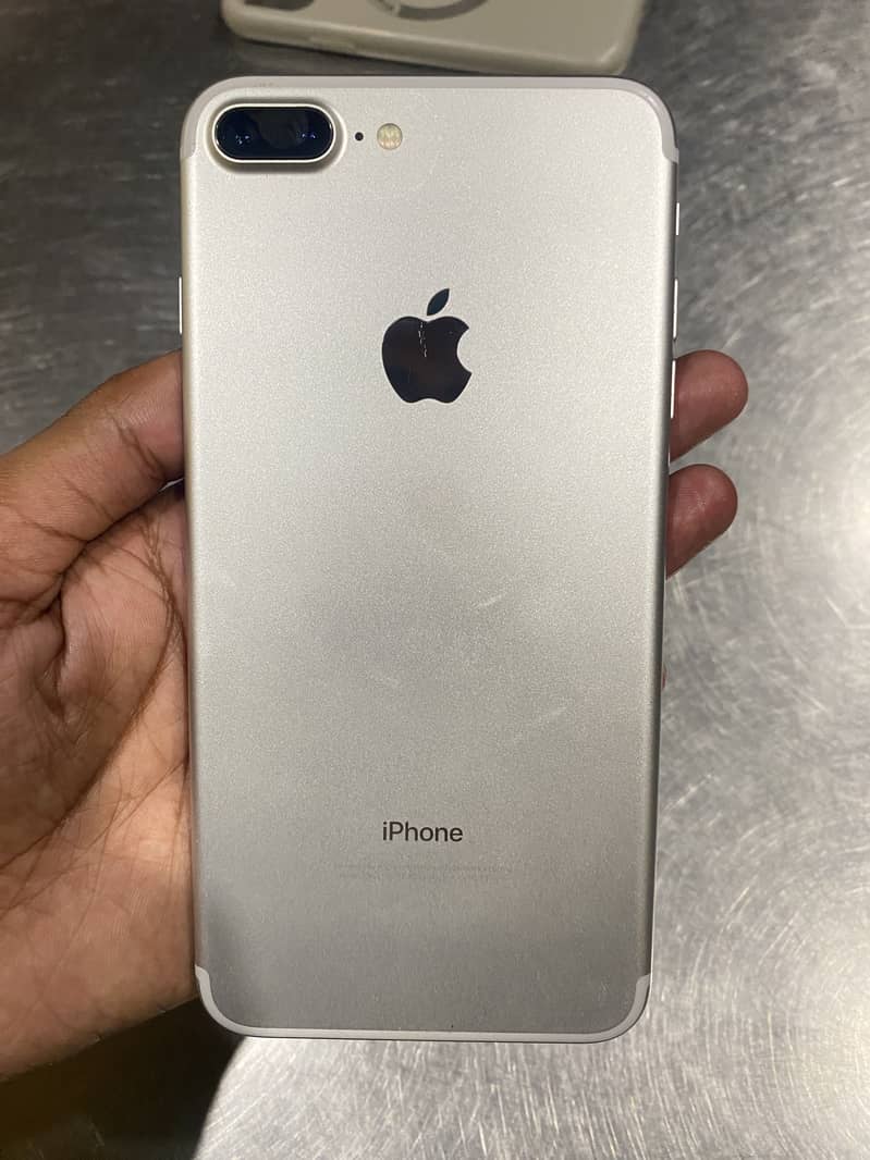 Apple iPhone 7 Plus 2