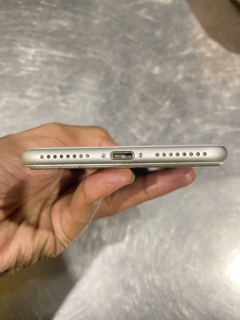 Apple iPhone 7 Plus 3