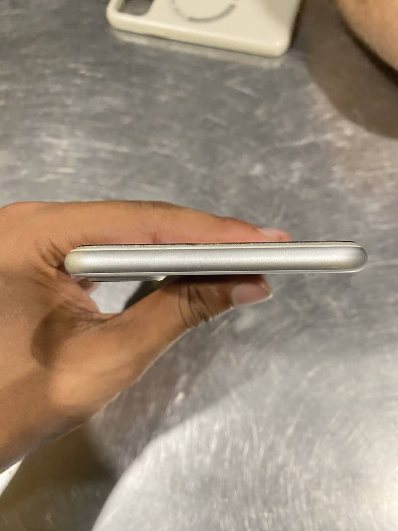 Apple iPhone 7 Plus 4