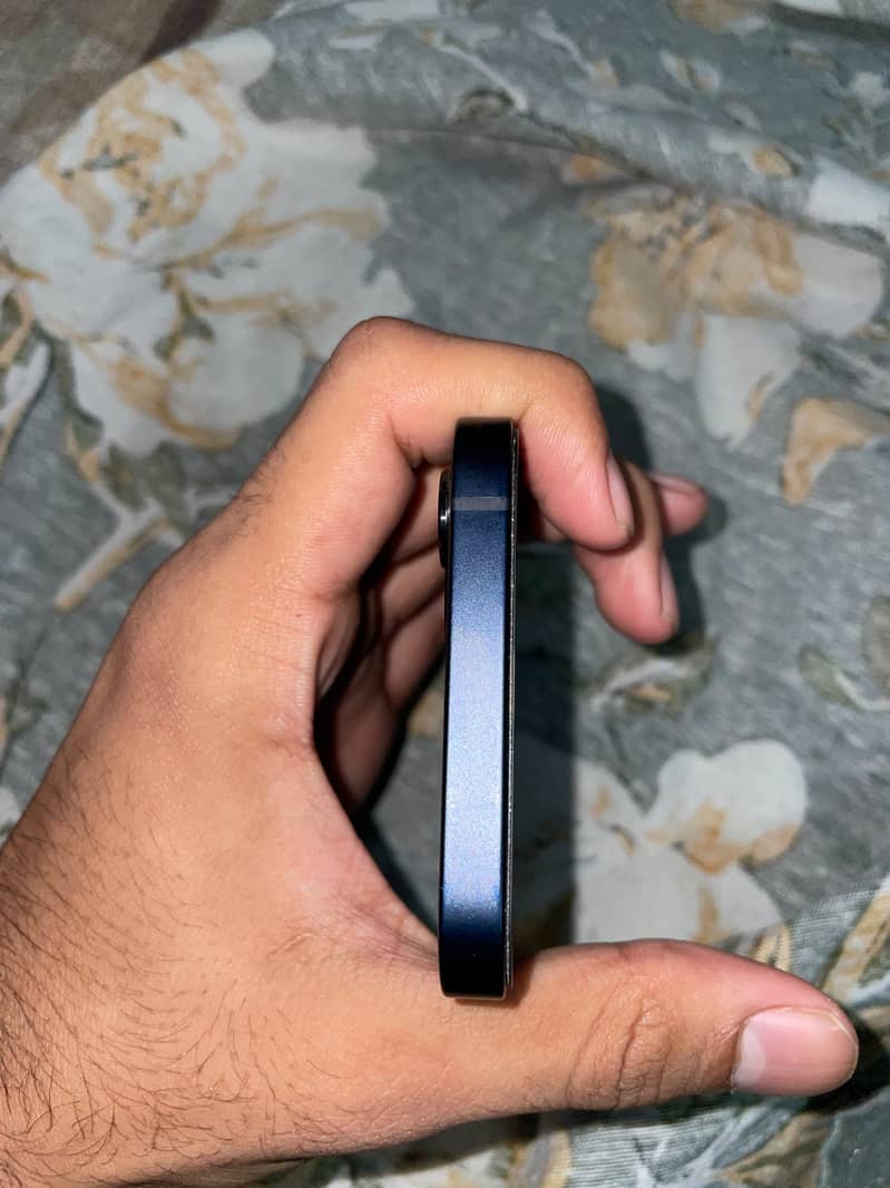 Apple iPhone 12 5