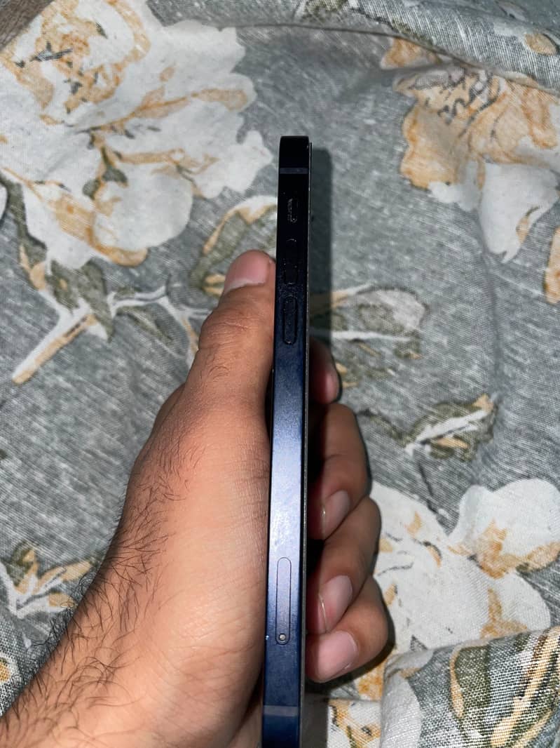 Apple iPhone 12 8