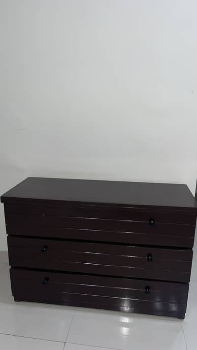 Dressing table with mirror