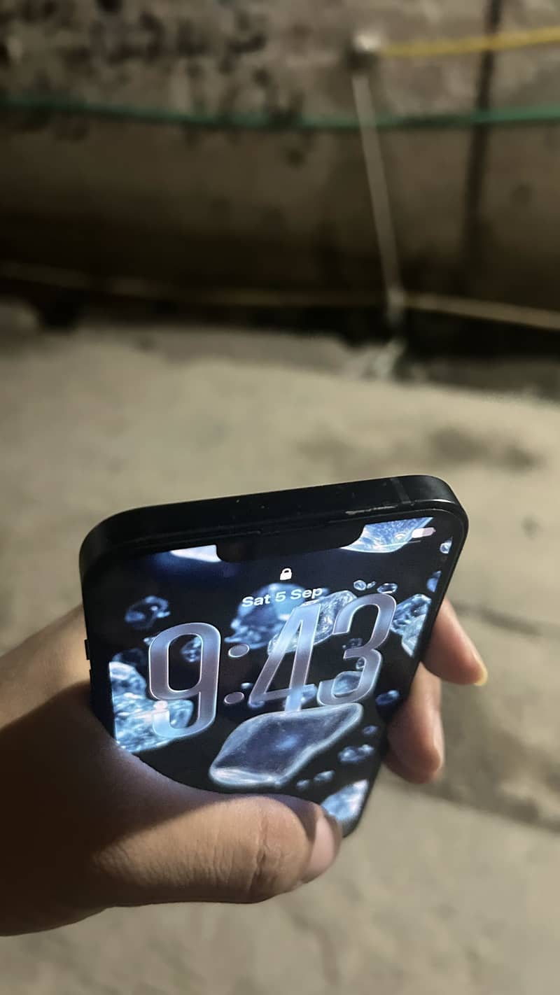 Apple iPhone 14 3