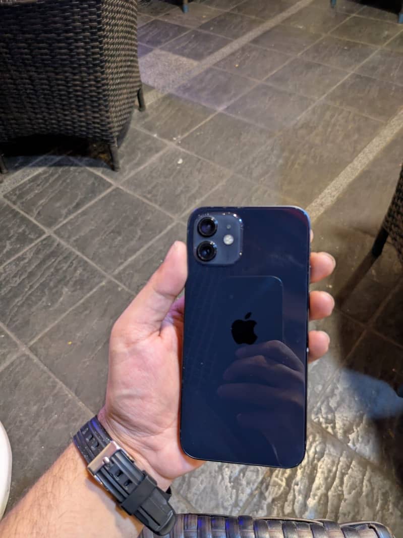 iPhone 12 (JV) 1