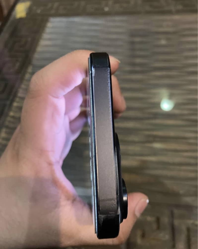 Apple iPhone 15 Pro Max 2