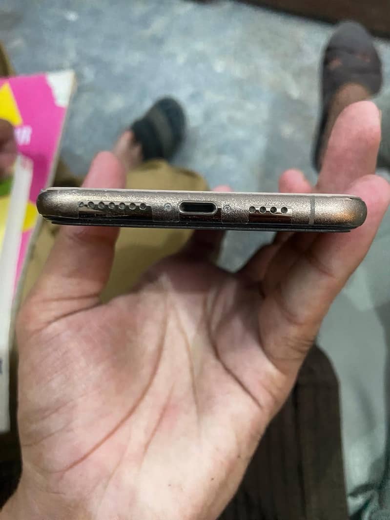 Apple iPhone XS Max 0