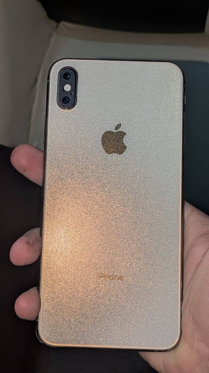 Apple iPhone XS Max 1