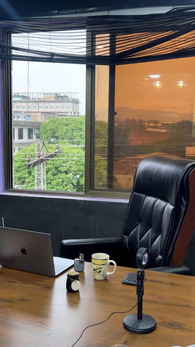 Premium Executive Boss Chair – Black Leather Office Chair