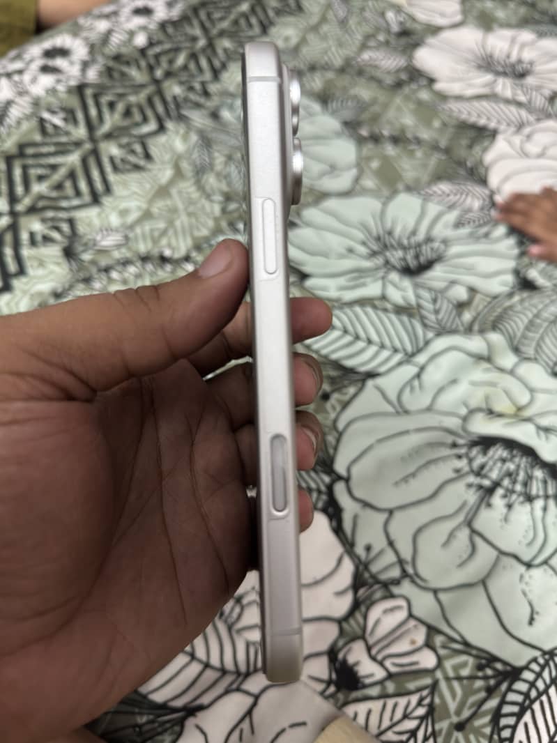Apple iPhone 17 Pro Max 2