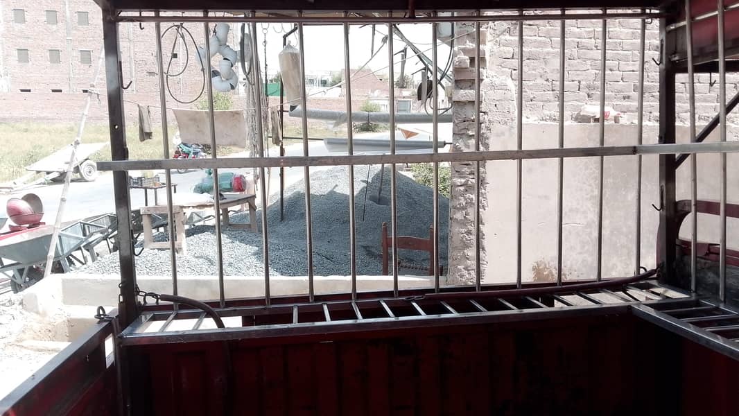 رکشہ کی مضبوط لوہے کی چھت اور اسٹیل کے ریکس برائے فروخت rickshaw roof 2