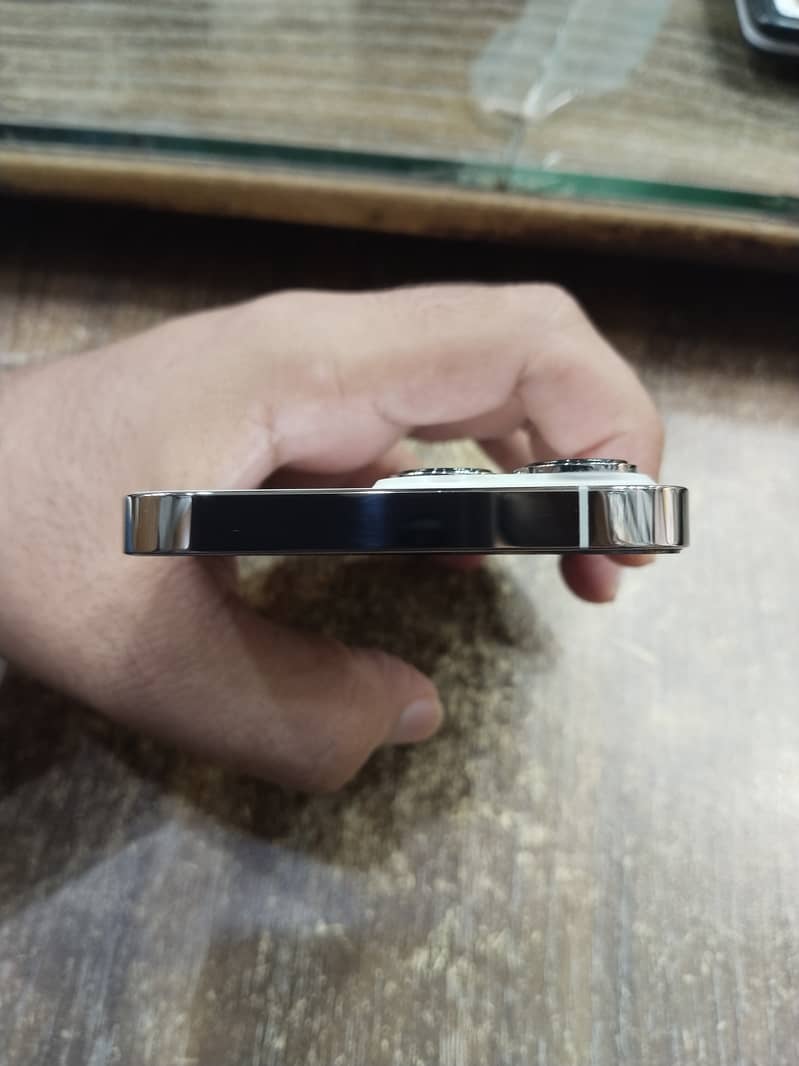 Apple iPhone 13 Pro 6